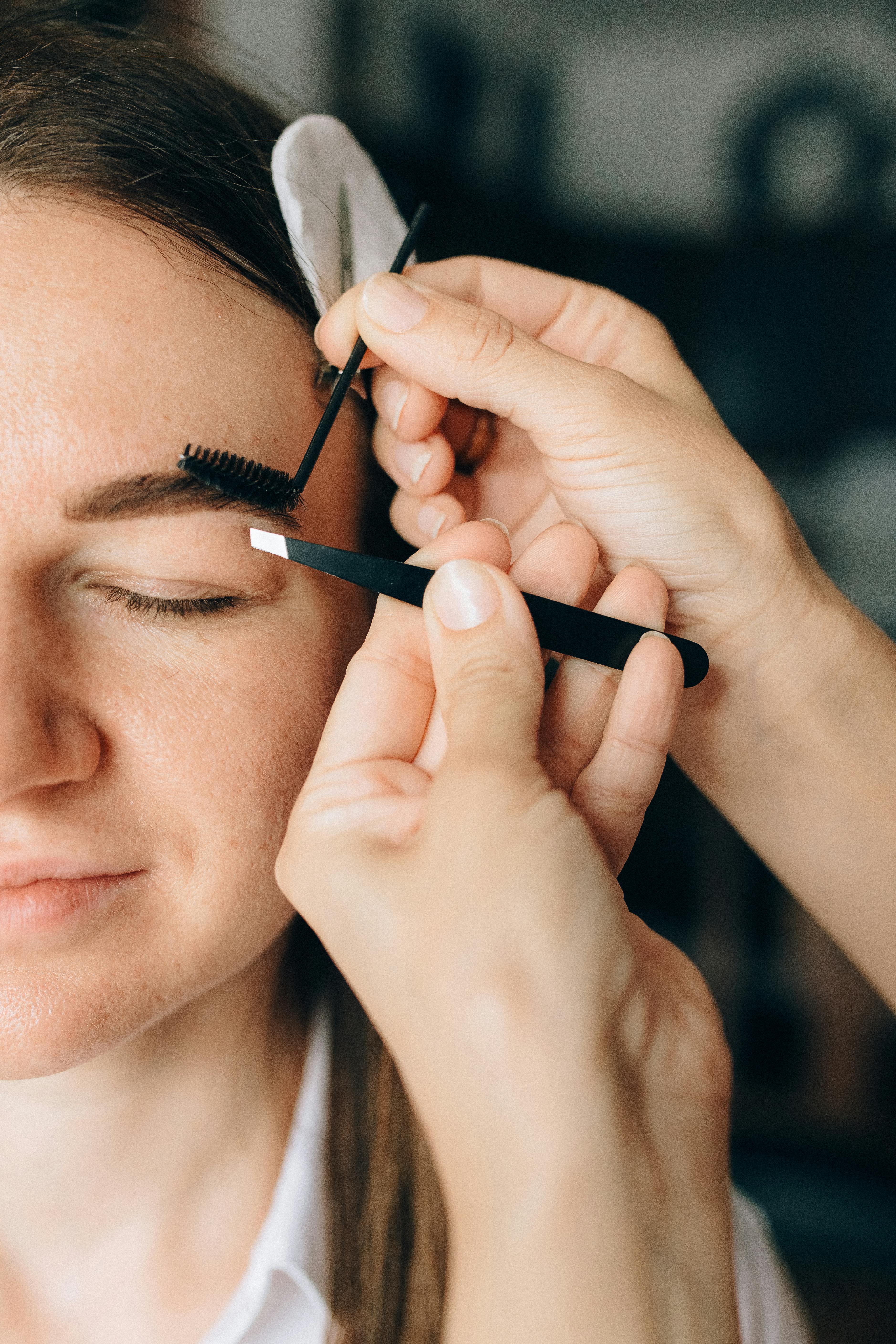 Eyebrow Tinting